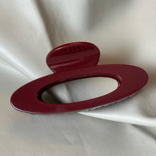 Load image into Gallery viewer, Red Oval Large Hair Claw
