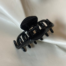 Load image into Gallery viewer, Black Pumpkin Claw Clip
