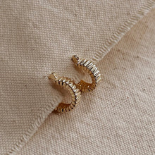 Load image into Gallery viewer, Ribbed Hoop
