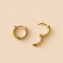 Load image into Gallery viewer, Stella Chunky Hoops
