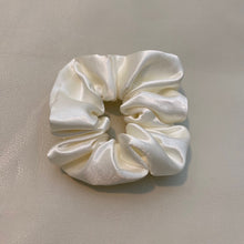 Load image into Gallery viewer, Silky Ivory Fluffy Hair Tie
